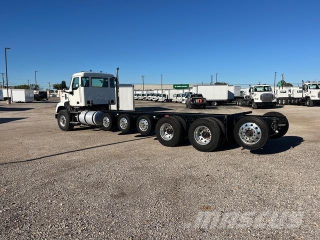 Autocar DC64 Кабини