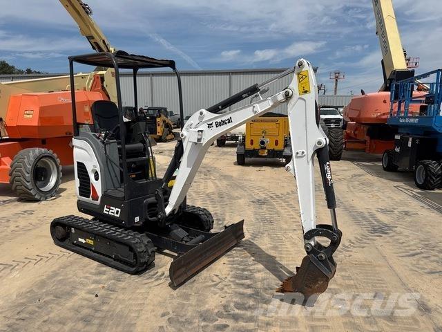 Bobcat E20 Верижен екскаватор
