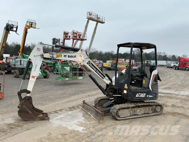 Bobcat E32 Верижен екскаватор