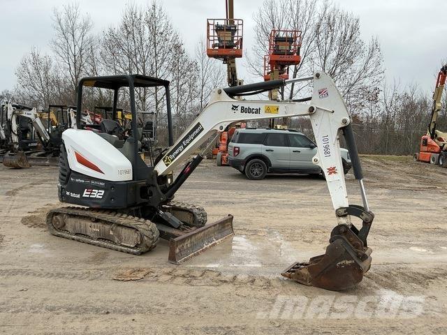 Bobcat E32 Верижен екскаватор