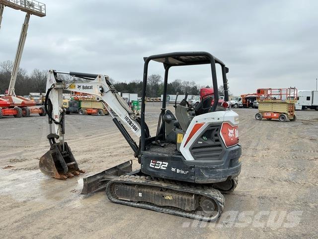 Bobcat E32 Верижен екскаватор