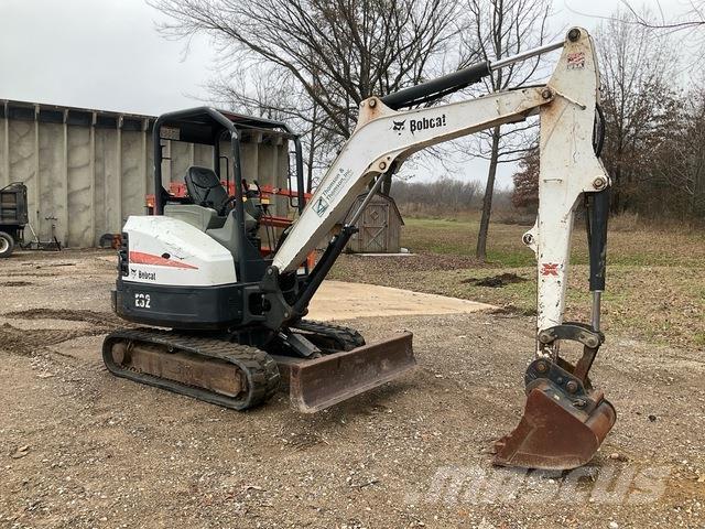 Bobcat E32 Верижен екскаватор