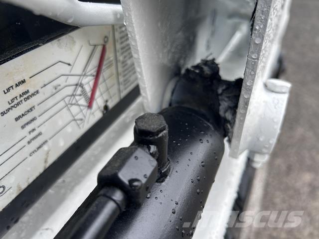 Bobcat S100 Мини товарачи
