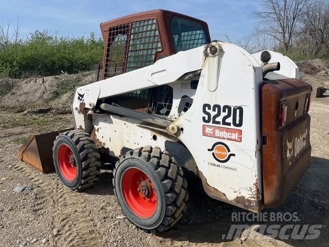 Bobcat S220 Мини товарачи

