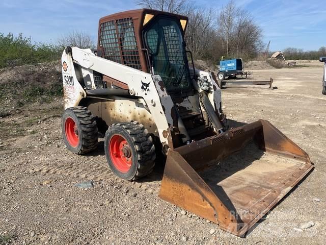 Bobcat S220 Мини товарачи
