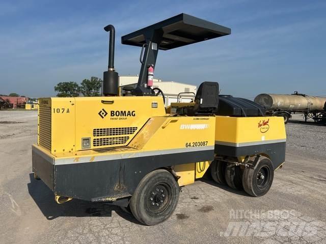 Bomag BW11RH Пневматични гумени  ролки

