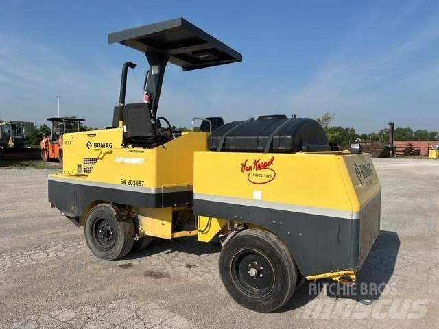 Bomag BW11RH Пневматични гумени  ролки
