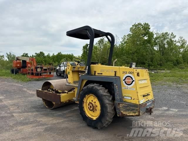 Bomag BW142D Еднобарабанни ролки
