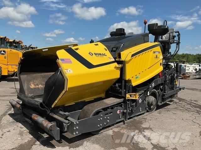 Bomag CR-820T Машини за асфалт