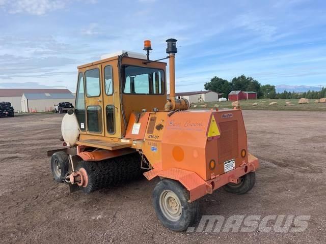 Broce RJ300 Машини за почистване на закрито
