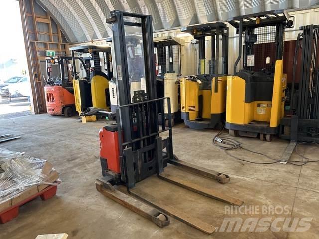 BT SWE1209 Машини за комисиониране средноповдигачи