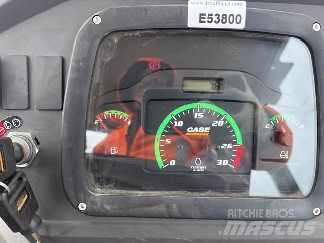 CASE 570SV Товарач със заден ексватор