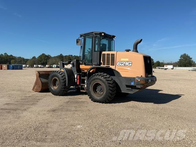 CASE 621G Колесни товарачи