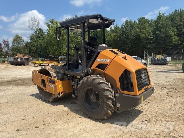 CASE SV207E Еднобарабанни ролки
