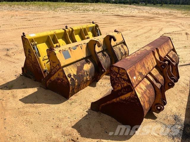 CAT  Товарач със заден ексватор