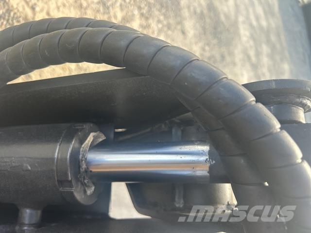 CAT 216B3 Мини товарачи
