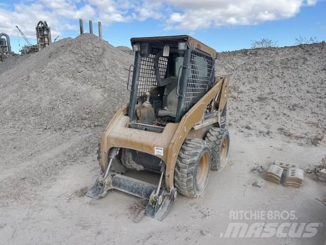 CAT 226B Мини товарачи

