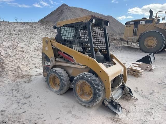 CAT 226B Мини товарачи
