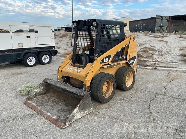 CAT 226B Мини товарачи
