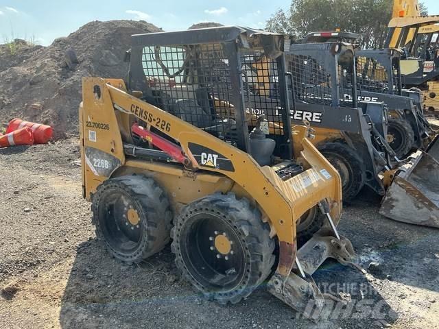 CAT 226B3 Мини товарачи
