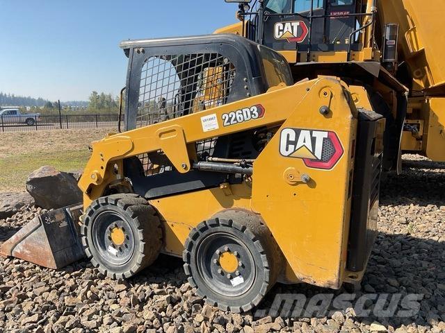 CAT 226D3 Мини товарачи
