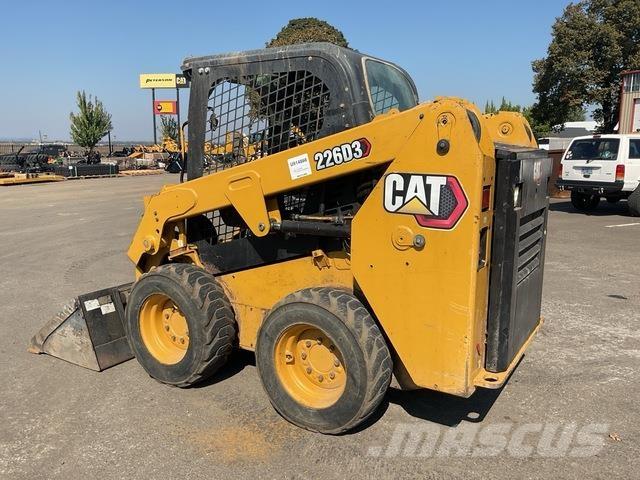 CAT 226D3 Мини товарачи
