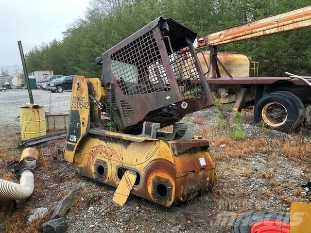 CAT 236 Мини товарачи
