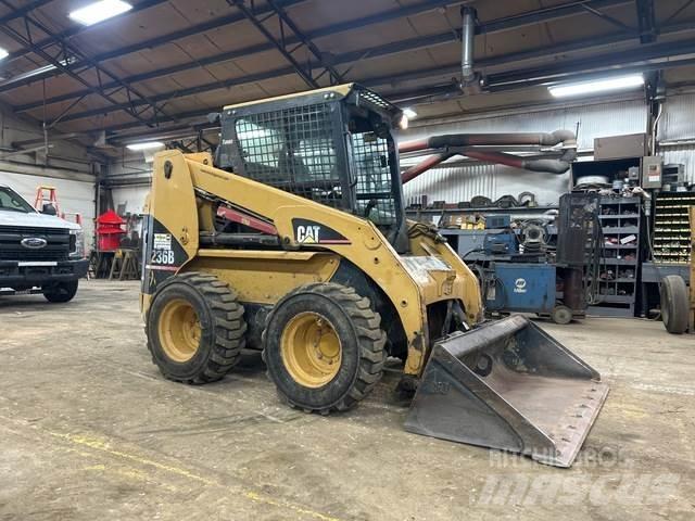 CAT 236B Мини товарачи
