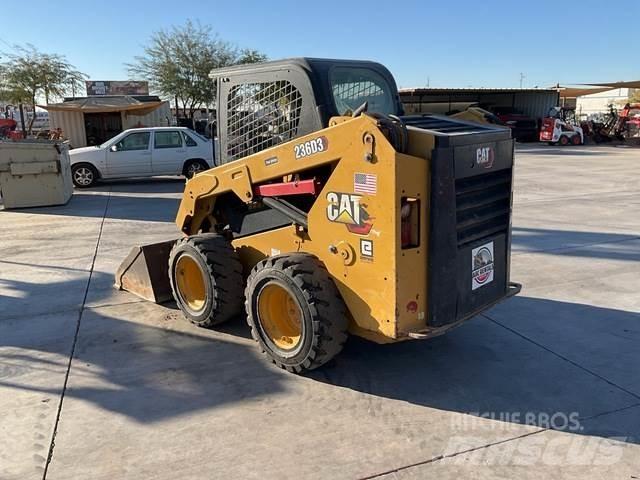 CAT 236D Мини товарачи
