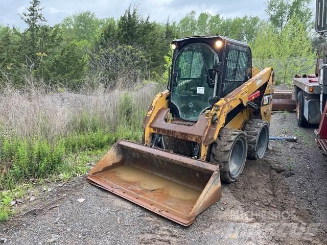 CAT 236D Мини товарачи
