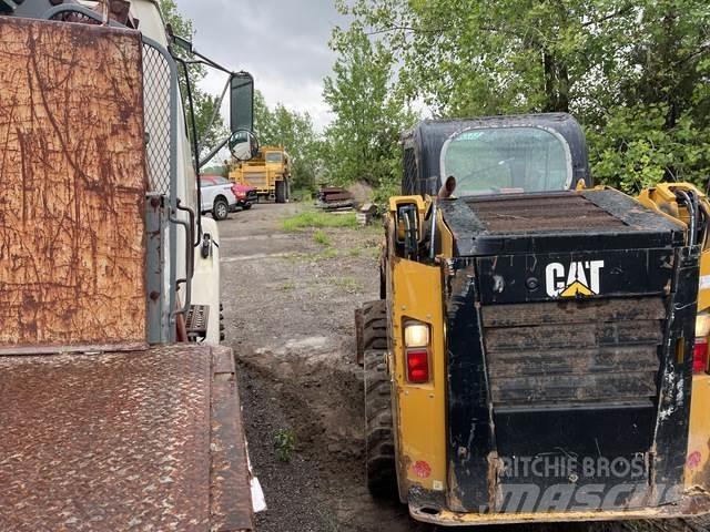 CAT 236D Мини товарачи
