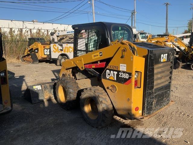 CAT 236D Мини товарачи
