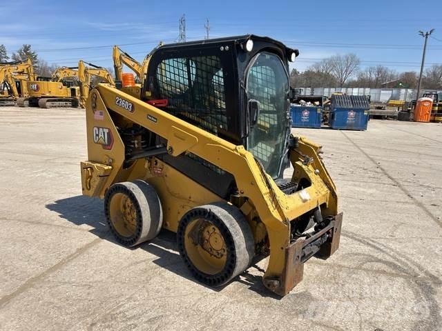 CAT 236D3 Мини товарачи
