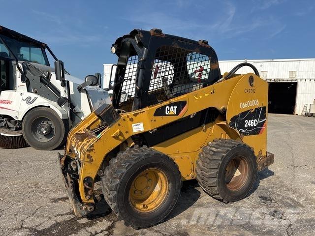 CAT 246C Мини товарачи

