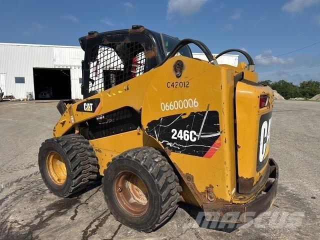 CAT 246C Мини товарачи

