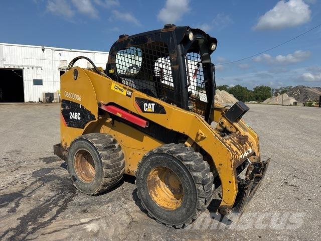 CAT 246C Мини товарачи
