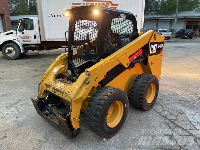 CAT 246D Мини товарачи
