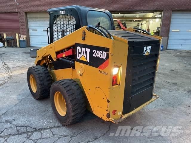 CAT 246D Мини товарачи
