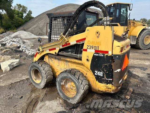 CAT 248 Мини товарачи
