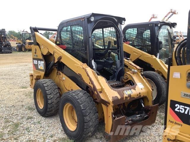CAT 262D Мини товарачи

