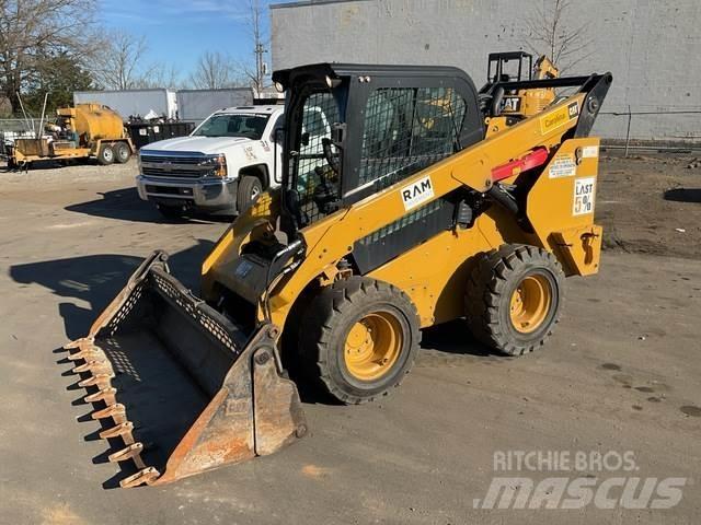 CAT 272D2 Мини товарачи
