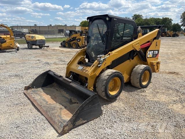 CAT 272D2 XHP Мини товарачи

