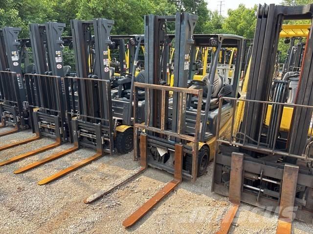CAT 2ET4000 Електрически вилични кари-повдигачи