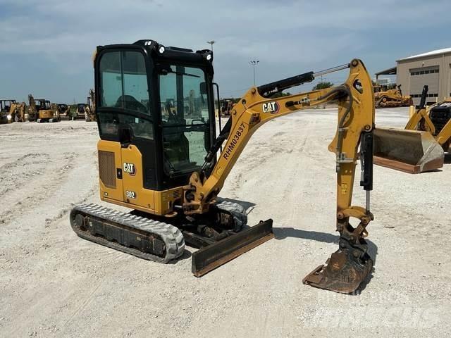 CAT 302 CR Верижен екскаватор