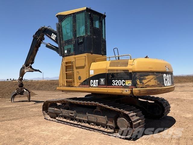 CAT 320C Товарачи с наклонена стрела
