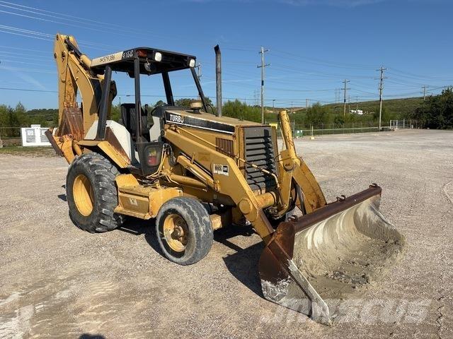 CAT 416B Товарач със заден ексватор