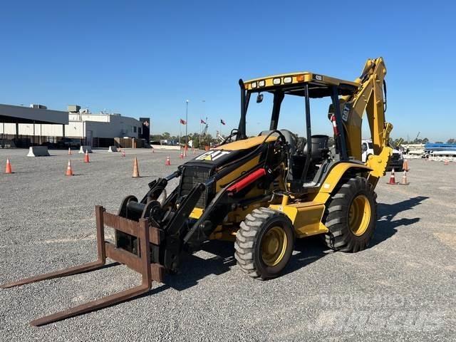CAT 420D Товарач със заден ексватор