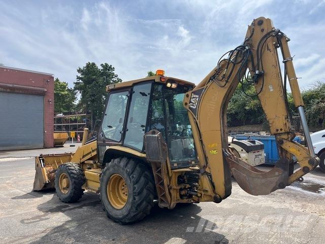 CAT 420D Товарач със заден ексватор