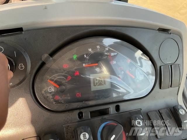 CAT 424 Товарач със заден ексватор