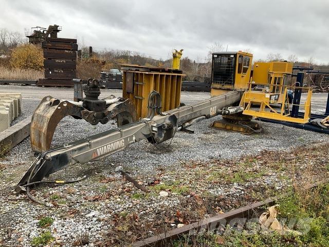 CAT 519 SM Товарачи с наклонена стрела
